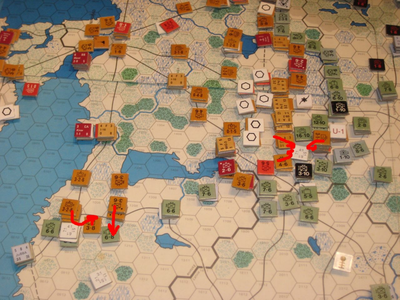 MAY I '42: Failed breakout of encircled Soviet troops in the North